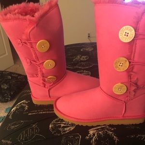Pink Uggs size 6